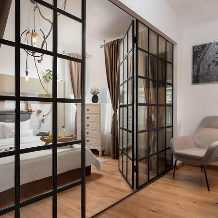 Downtown Home With Terrace By Urbanesq Bucarest Exterior foto
